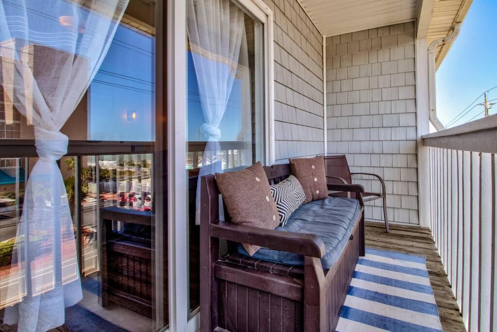 Apartamento Kraken'S Den * Oceanview * Steps To Ocean * Pool Carolina Beach Exterior foto