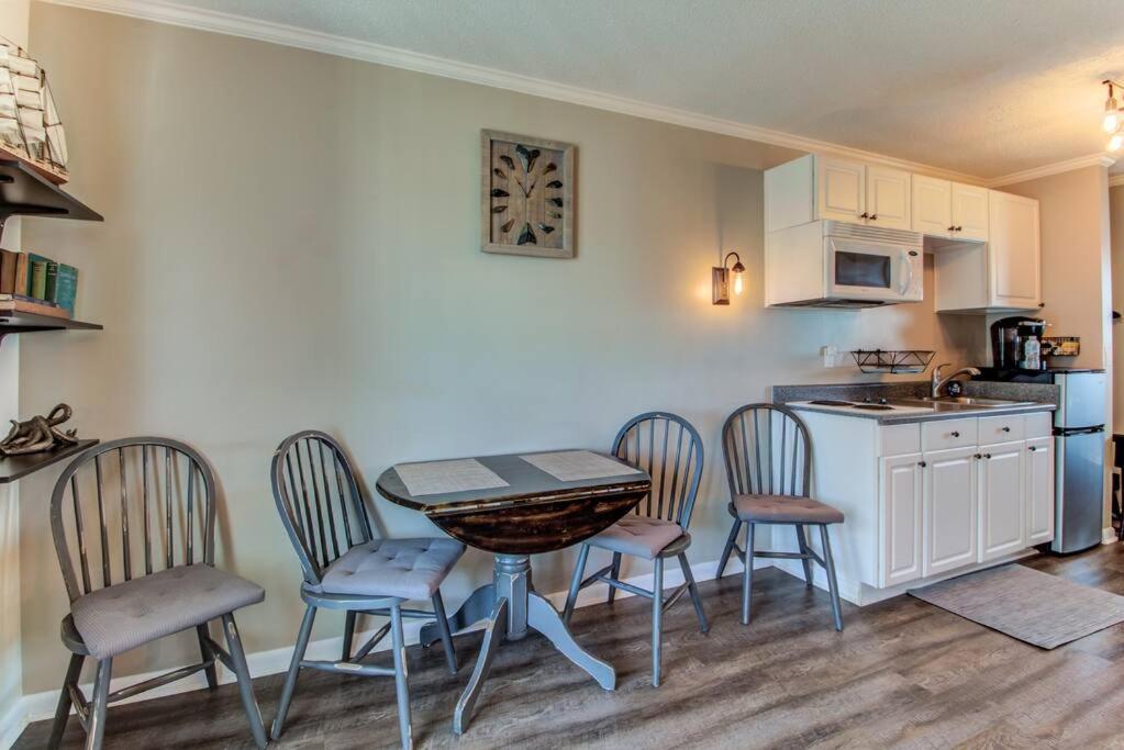Apartamento Kraken'S Den * Oceanview * Steps To Ocean * Pool Carolina Beach Exterior foto