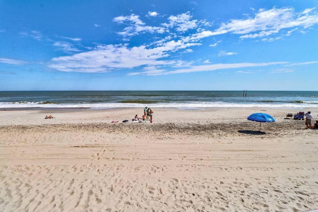 Apartamento Kraken'S Den * Oceanview * Steps To Ocean * Pool Carolina Beach Exterior foto