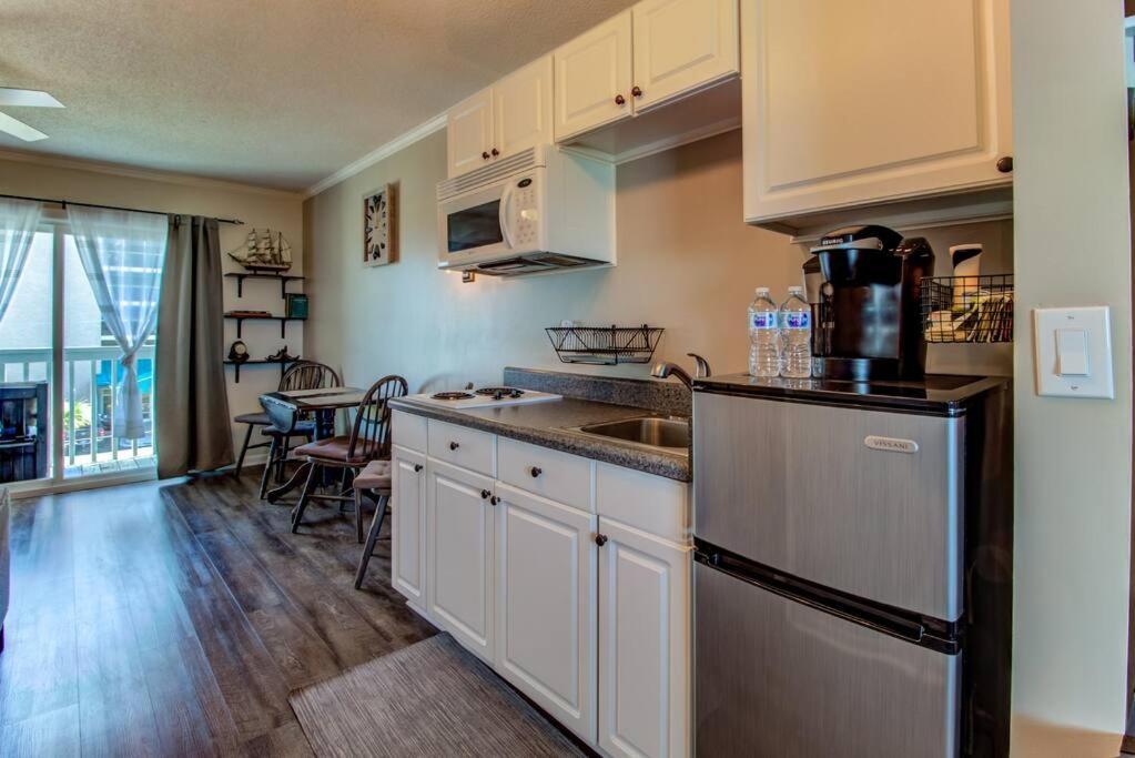 Apartamento Kraken'S Den * Oceanview * Steps To Ocean * Pool Carolina Beach Exterior foto